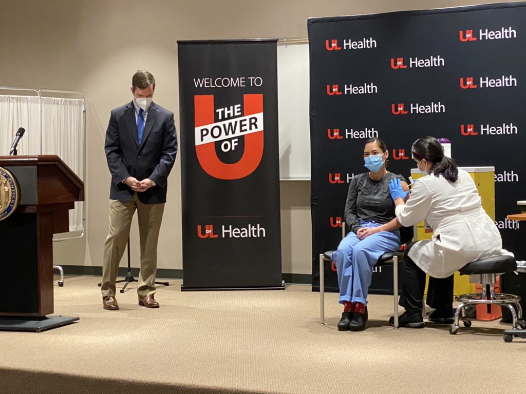 Kentucky Doctor Receives COVID-19 Vaccine Just as She Loses Her 27th Patient - Vimarsana News