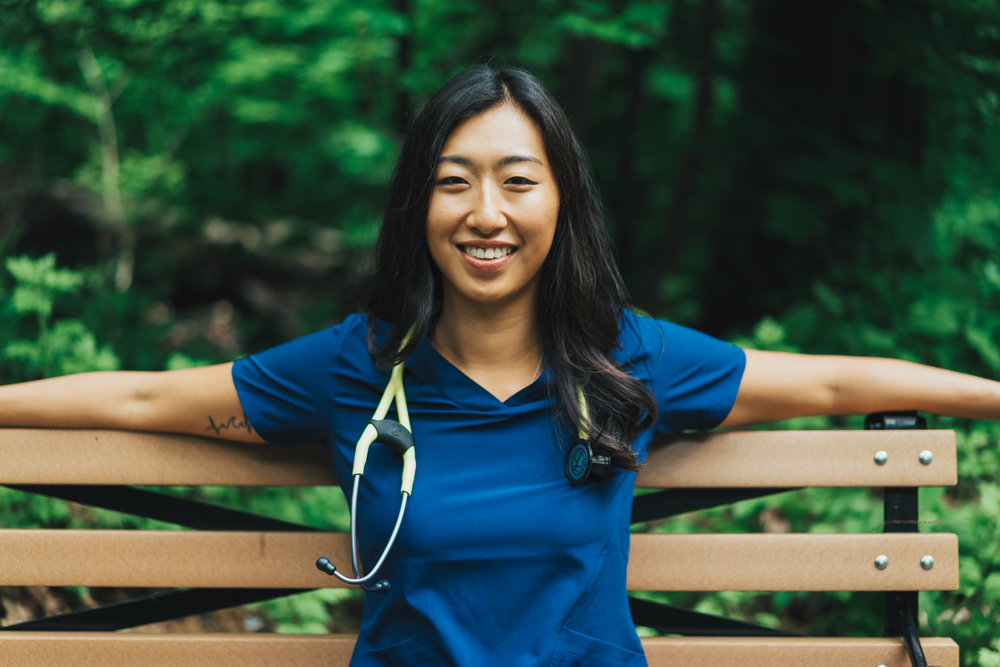 travel-nurse-emily-cheng-looks-back-on-a-challenging-year-scrubs