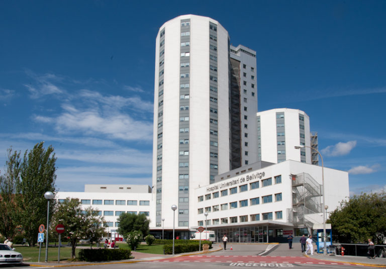 Hombre es ingresado en un hospital local después de que una mujer le cortara los genitales